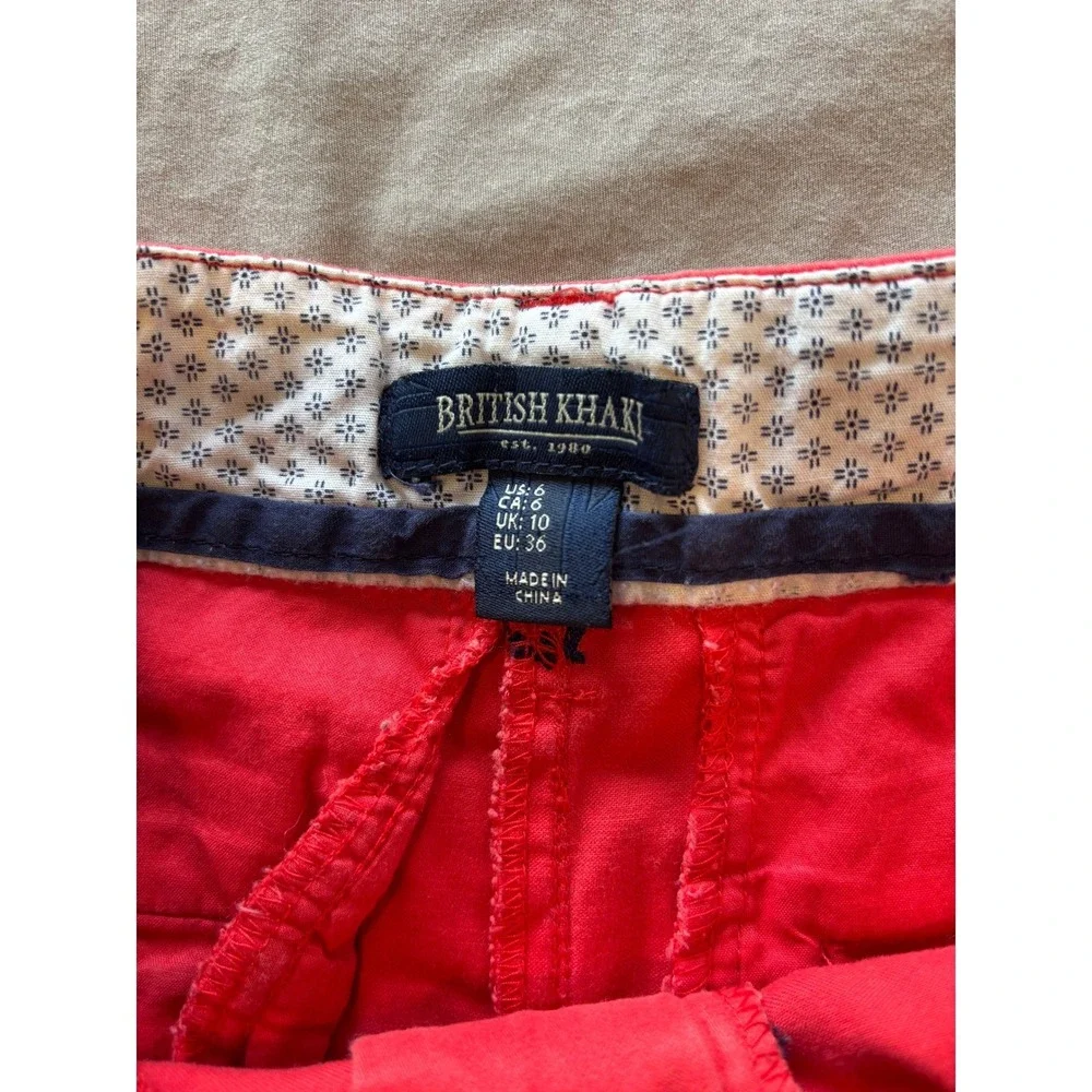 British Khaki Red Shark Embroidered Chino Shorts Womens Size 6 Nautical Preppy - Picture 3 of 3